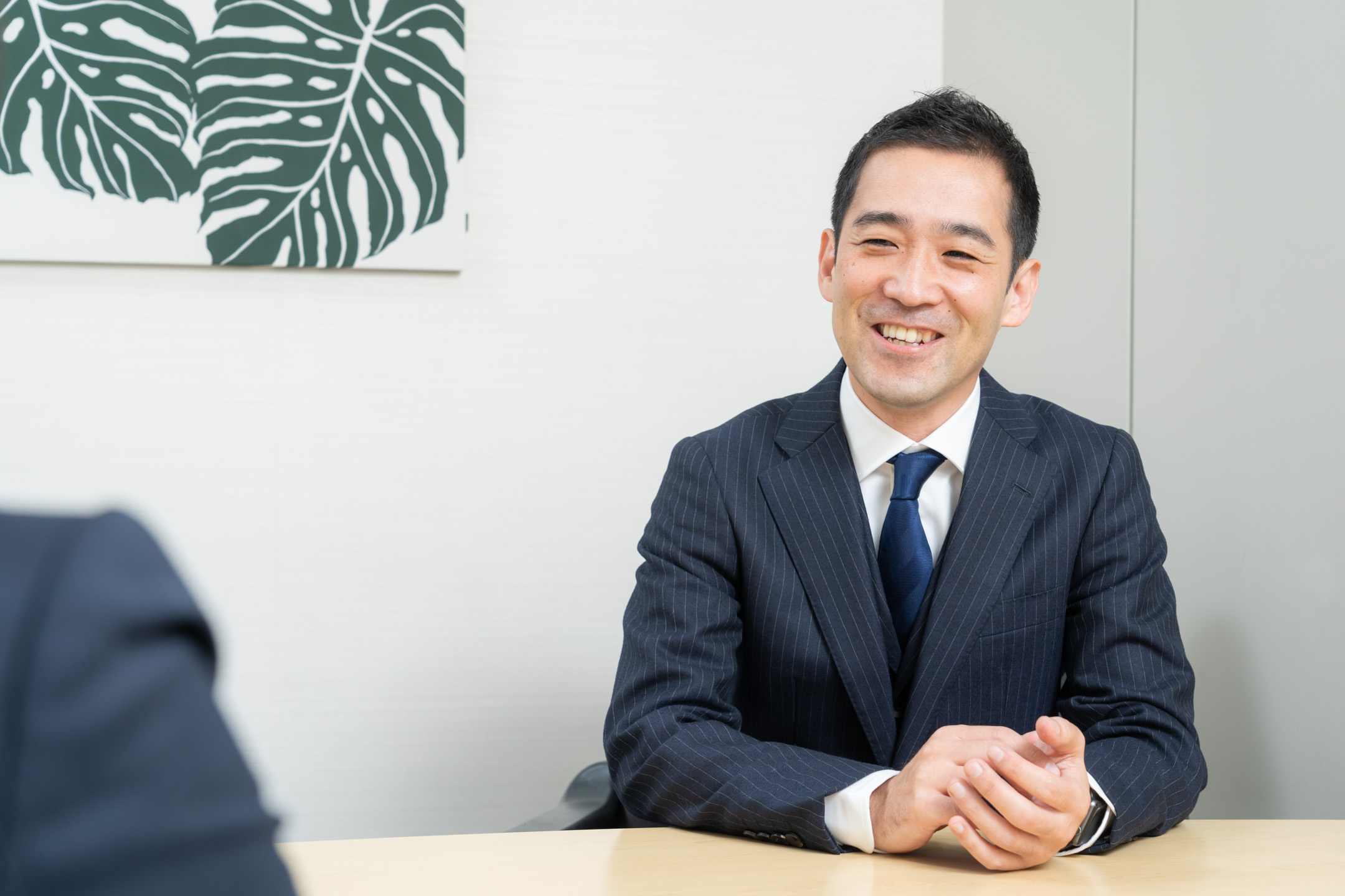 インタビュー中の川口宏之
